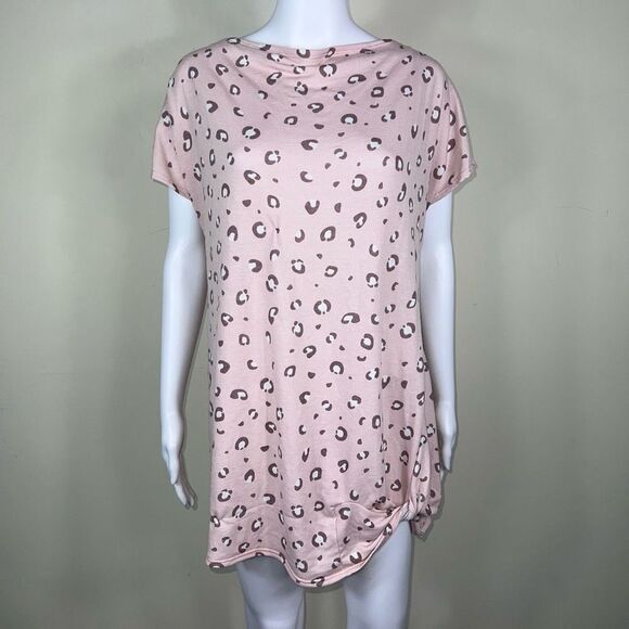 Heimish USA Pink Leopard Spot Crewneck Twist Hem Top - Picture 1 of 10